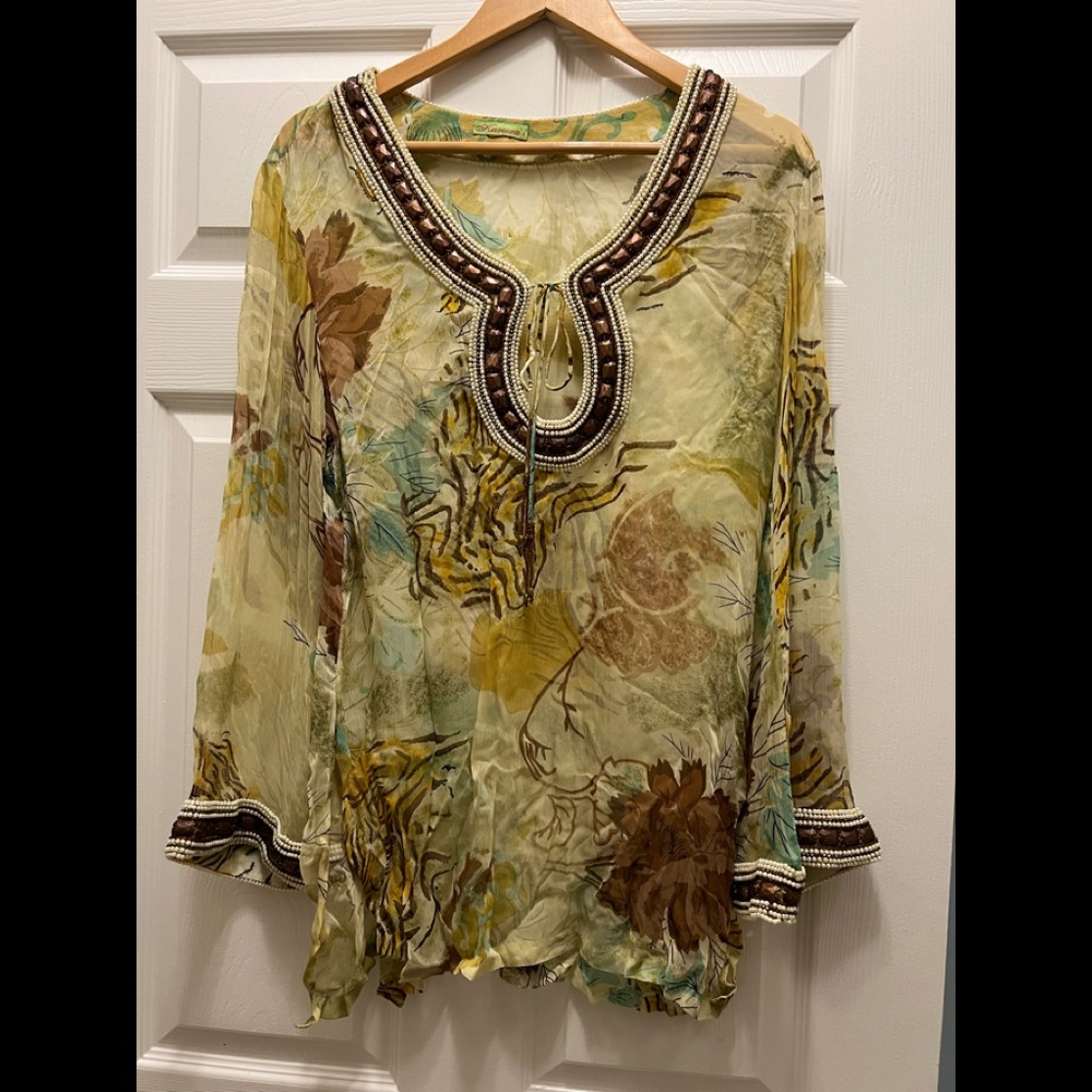 Kareena’s embellished sheer tunic 100% silk NEW without tags will fit s-m
